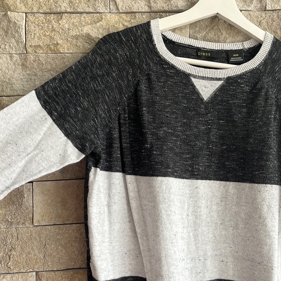 Color block sweater - Picture 2 of 10